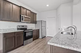 10129 Throttle Ln, Fort Worth, TX 76131 - Photo 2