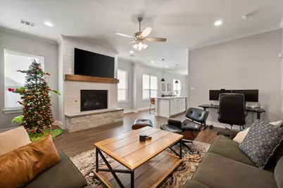 209 W Dallas Street, Mansfield, TX 76063 - Photo 4