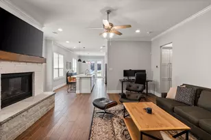 209 W Dallas St, Mansfield, TX 76063 - Photo 6