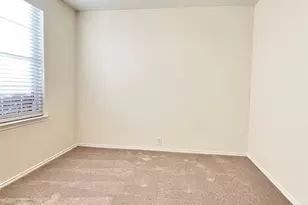 1715 Citadel Dr, Glenn Heights, TX 75154 - Photo 4