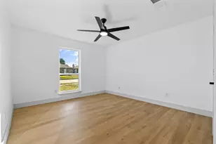 314 Gregory Ln, Grand Prairie, TX 75052 - Photo 20