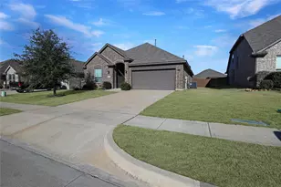 512 McCoy Dr, Van Alstyne, TX 75495 - Photo 4