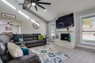 5009 Fairmount Dr, Arlington, TX 76017 - Photo 4