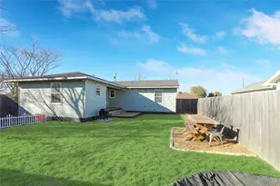 271 E Houston St, Van Alstyne, TX 75495 - Photo 30