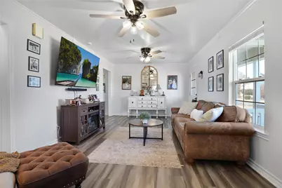 271 E Houston Street, Van Alstyne, TX 75495 - Photo 10