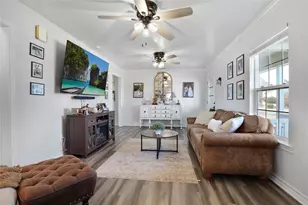 271 E Houston St, Van Alstyne, TX 75495 - Photo 10