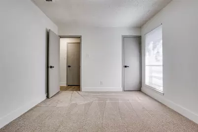 926 Meadowcove Circle, Garland, TX 75043 - Photo 14