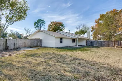 926 Meadowcove Circle, Garland, TX 75043 - Photo 20