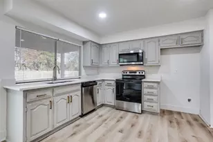 926 Meadowcove Cir, Garland, TX 75043 - Photo 8