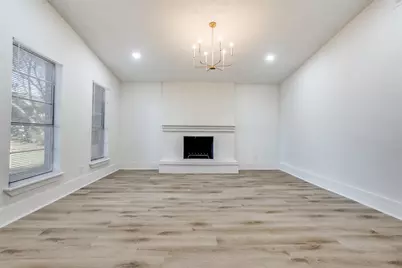 926 Meadowcove Circle, Garland, TX 75043 - Photo 4