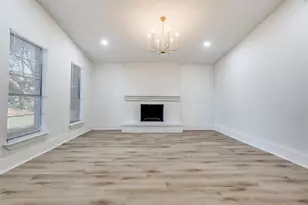 926 Meadowcove Cir, Garland, TX 75043 - Photo 4