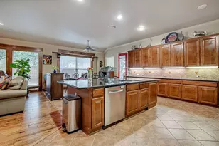 1100 Starleaf Dr, Mansfield, TX 76063 - Photo 10