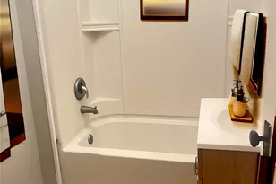 505 W Earl St, Cleburne, TX 76033 - Photo 8