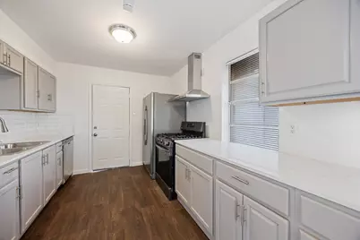 3827 Vineyard Drive, Dallas, TX 75212 - Photo 4