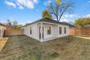 1125 E Humbolt St, Fort Worth, TX 76104 - Photo 32