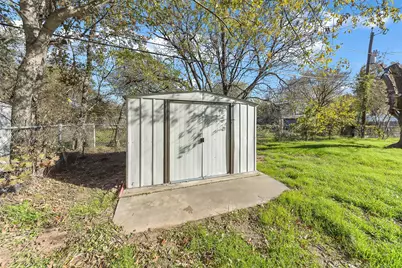 908 Yale Street, River Oaks, TX 76114 - Photo 22