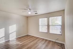 2338 Kingsway Dr, Arlington, TX 76012 - Photo 6