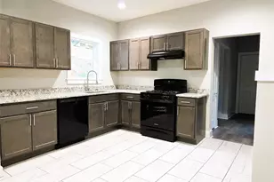 1012 Ave K, Brownwood, TX 76801 - Photo 4