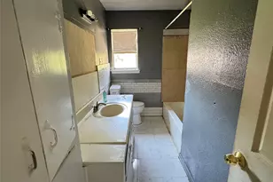 408 Simmons Dr, Hurst, TX 76053 - Photo 10