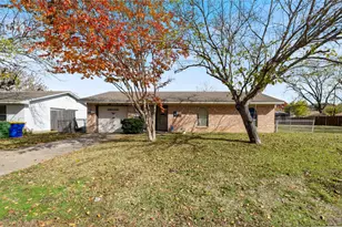 710 Catherine Ln, Seagoville, TX 75159 - Photo 1