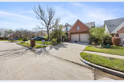 2002 Brianna Lane, Arlington, TX 76001 - Photo 4