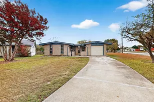 534 Henderson Cir, Garland, TX 75040 - Photo 2