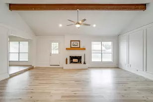 208 Meadowhill Dr, Benbrook, TX 76126 - Photo 10