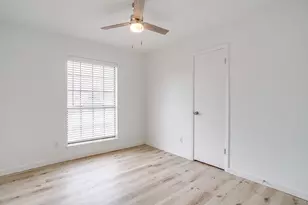 208 Meadowhill Dr, Benbrook, TX 76126 - Photo 26