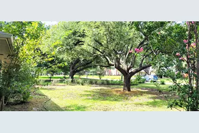 204 Overhill Drive, Waxahachie, TX 75165 - Photo 2