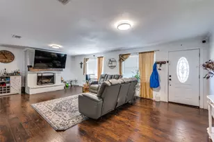 3551 Reeves St, North Richland Hills, TX 76117 - Photo 4