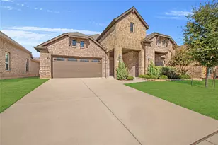 2811 Diamond Ridge Dr, Arlington, TX 76001 - Photo 2