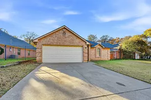 4912 Arborgate Dr, Arlington, TX 76017 - Photo 2