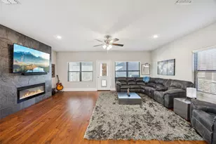 7508 W Shore Dr, The Colony, TX 75056 - Photo 8