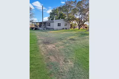 1100 Alford Street, Graham, TX 76450 - Photo 2