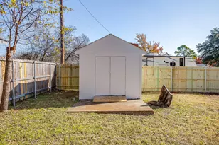 1327 Southern Blvd, Cleburne, TX 76033 - Photo 36