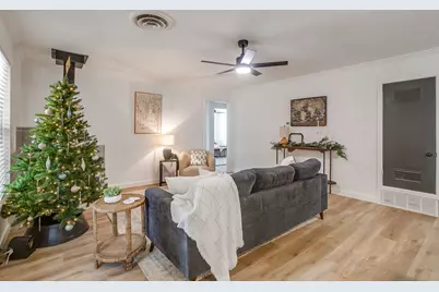 1327 Southern Boulevard, Cleburne, TX 76033 - Photo 12