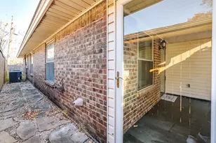 6517 Oak Forest Ct, Fort Worth, TX 76112 - Photo 4