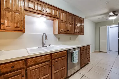 6517 Oak Forest Court, Fort Worth, TX 76112 - Photo 16