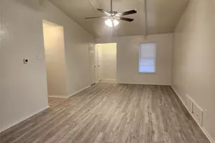 2654 Princeton Dr, Lancaster, TX 75134 - Photo 4