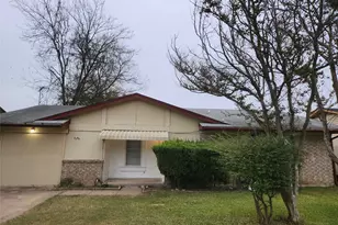 2654 Princeton Dr, Lancaster, TX 75134 - Photo 2