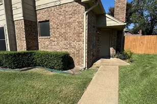 1033 Morningside Ct, Mesquite, TX 75150 - Photo 2