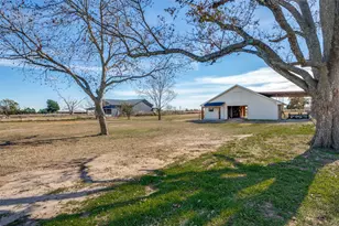 10422 Strittmatter Rd, Pilot Point, TX 76258 - Photo 22