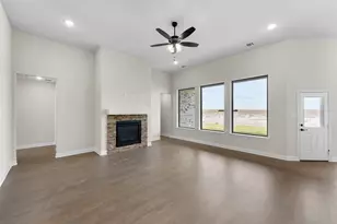 140 Lila Lk Dr, Waxahachie, TX 75165 - Photo 8