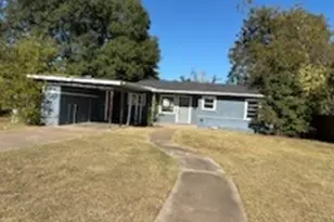 1805 Bowie Dr, Corsicana, TX 75110 - Photo 1