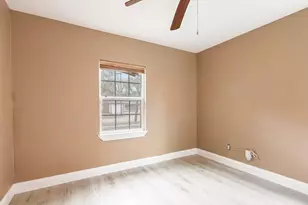 517 Thompson St, Irving, TX 75061 - Photo 14