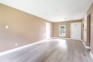 517 Thompson St, Irving, TX 75061 - Photo 6