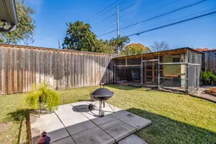 9702 El Patio Dr, Dallas, TX 75218 - Photo 22