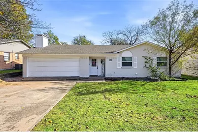 6524 Bernadine Drive, Watauga, TX 76148 - Photo 2