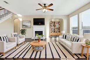 704 Rolling Hills Ln, DeSoto, TX 75115 - Photo 4