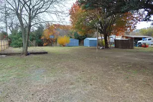 9402 Sugarberry Rd, Dallas, TX 75249 - Photo 10